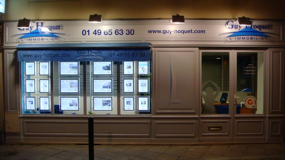 porte-affiche-led-agence immobilier-paris